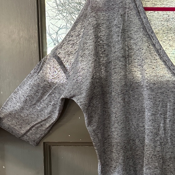 Express Heather Gray Long Sleeve V-Neck Top - Picture 4 of 5